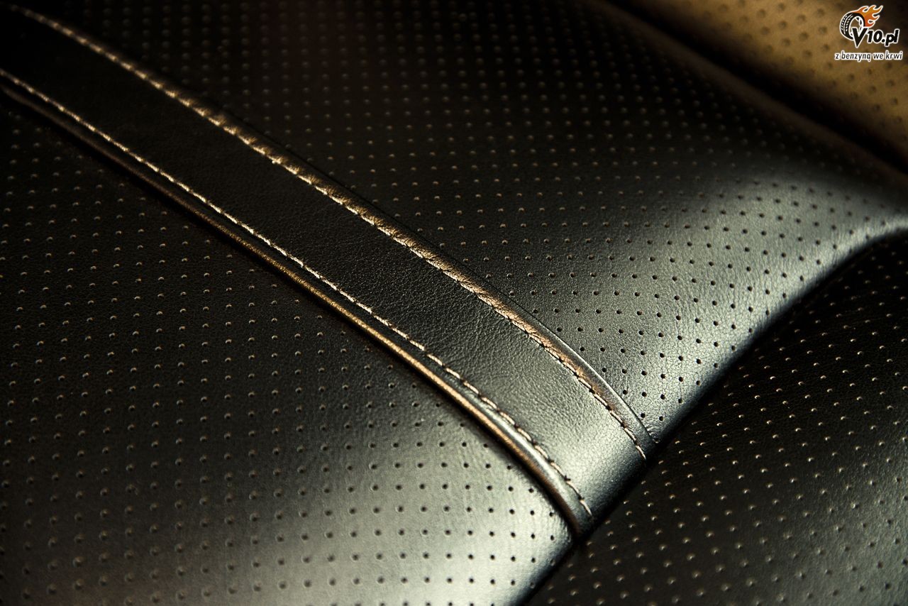 Chrysler 300C John Varvatos Edition