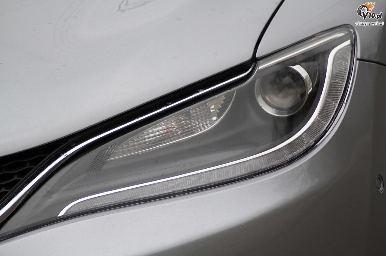Chrysler 200 model na rok 2015 - pierwsza jazda