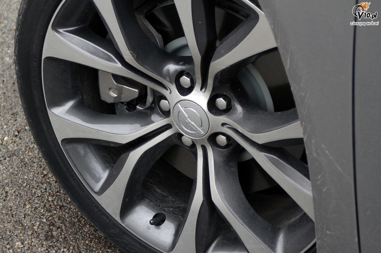 Chrysler 200 model na rok 2015 - pierwsza jazda