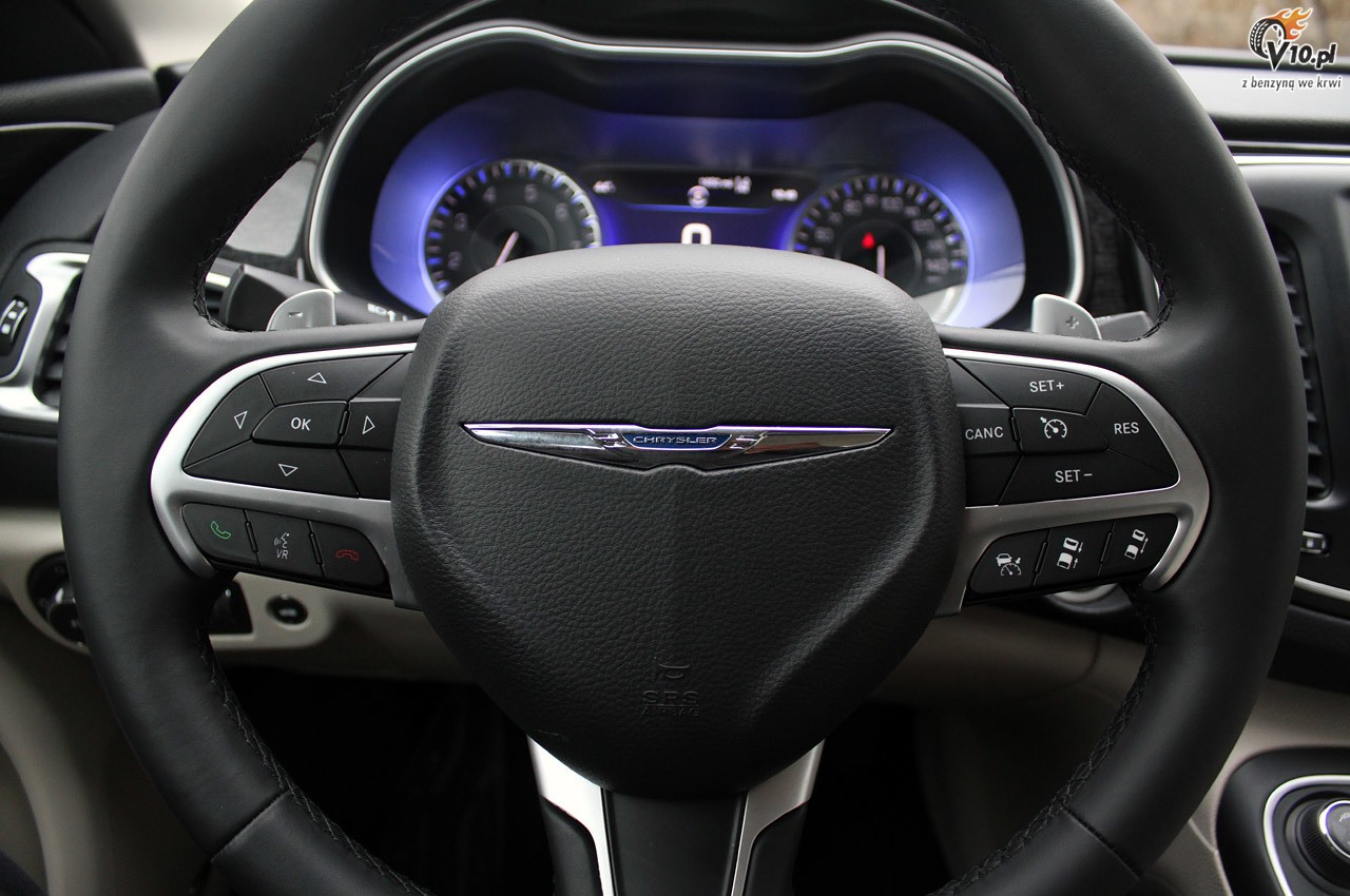 Chrysler 200 model na rok 2015 - pierwsza jazda