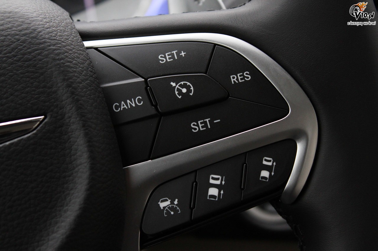 Chrysler 200 model na rok 2015 - pierwsza jazda