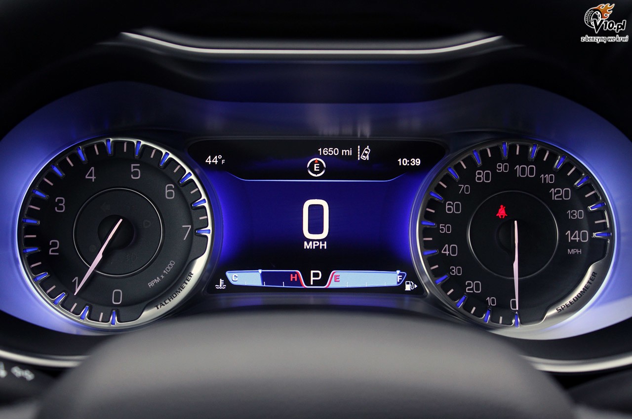 Chrysler 200 model na rok 2015 - pierwsza jazda