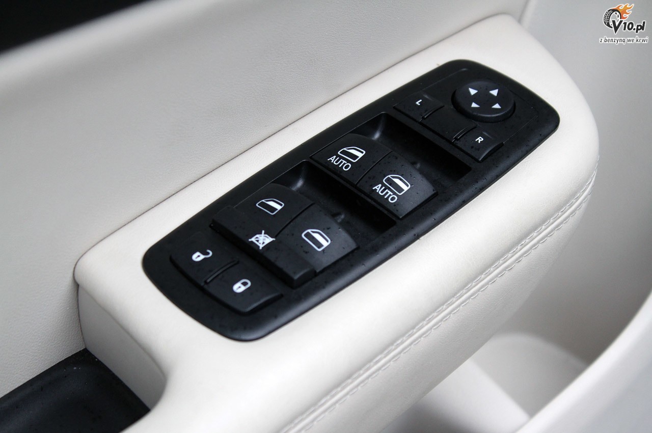 Chrysler 200 model na rok 2015 - pierwsza jazda