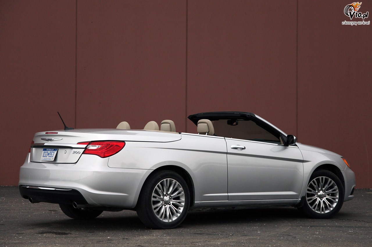 Chrysler 200 Cabrio model 2011