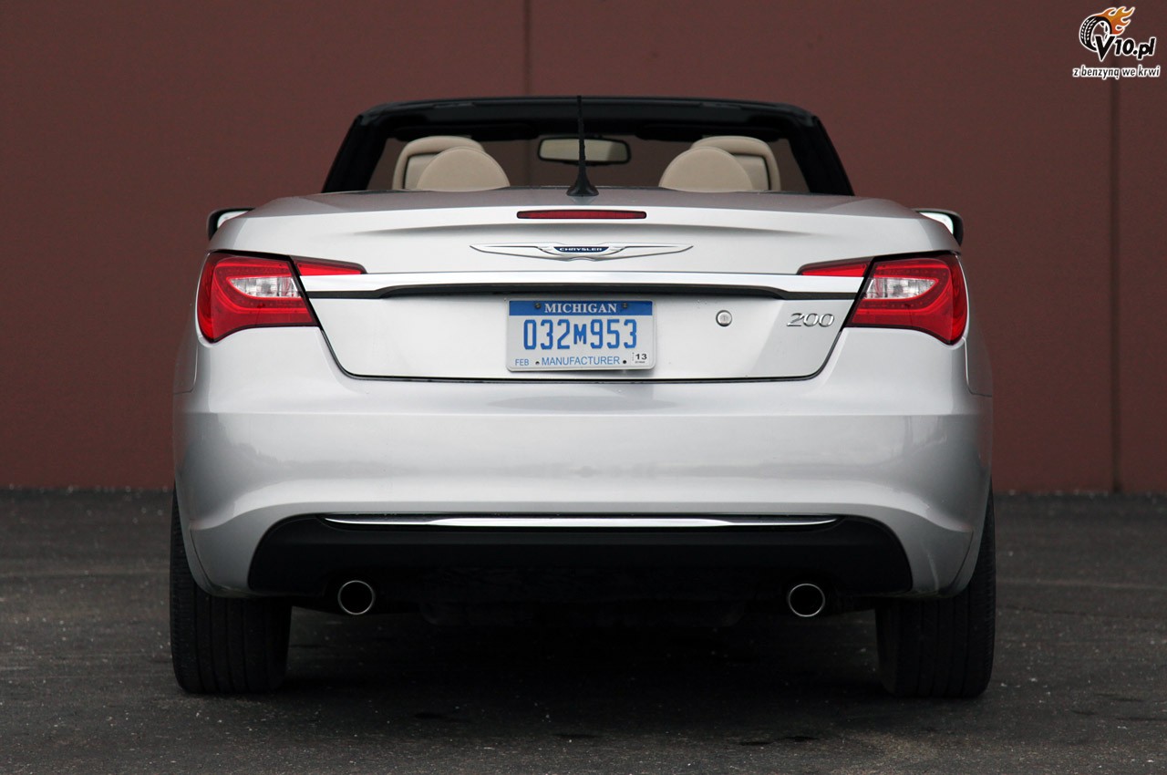 Chrysler 200 Cabrio model 2011