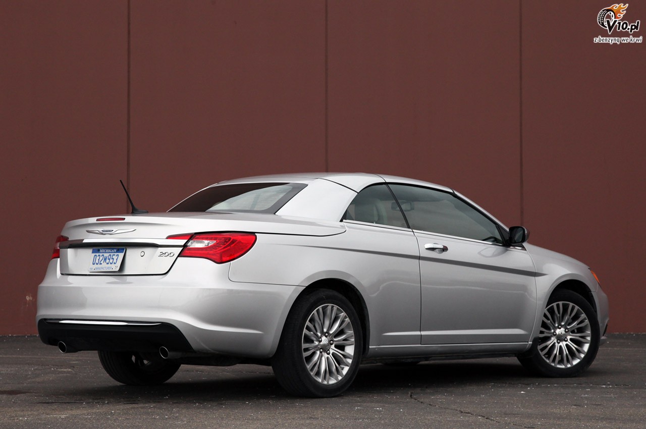 Chrysler 200 Cabrio model 2011