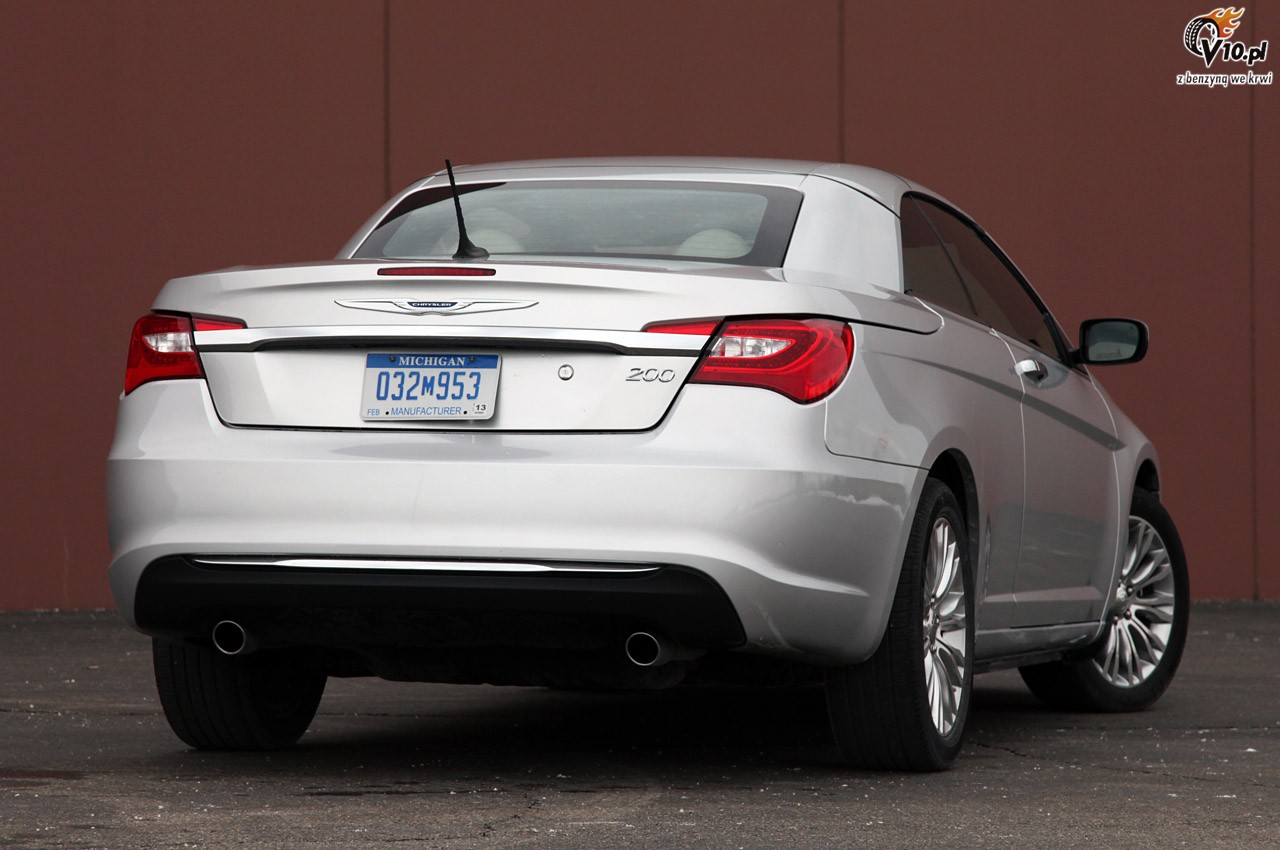 Chrysler 200 Cabrio model 2011