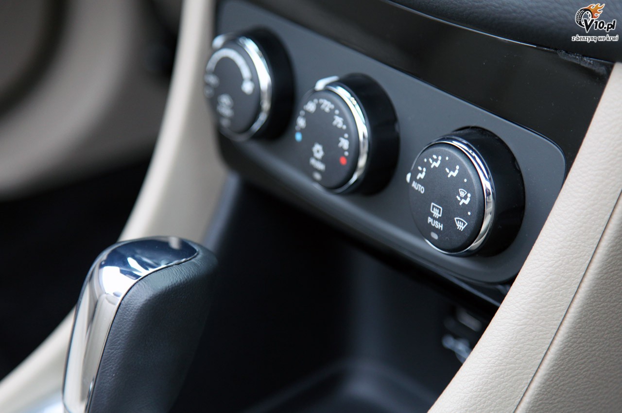 Chrysler 200 Cabrio model 2011