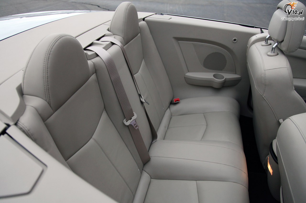 Chrysler 200 Cabrio model 2011
