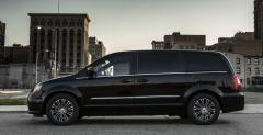 Chrysler Town and Country S