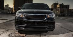 Chrysler Town and Country S