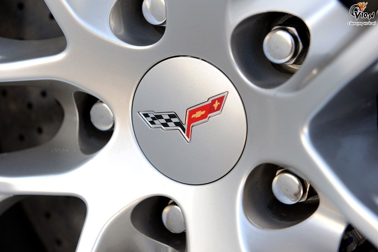 Corvette ZR1 pobia Vipera ACR na Nurburgingu