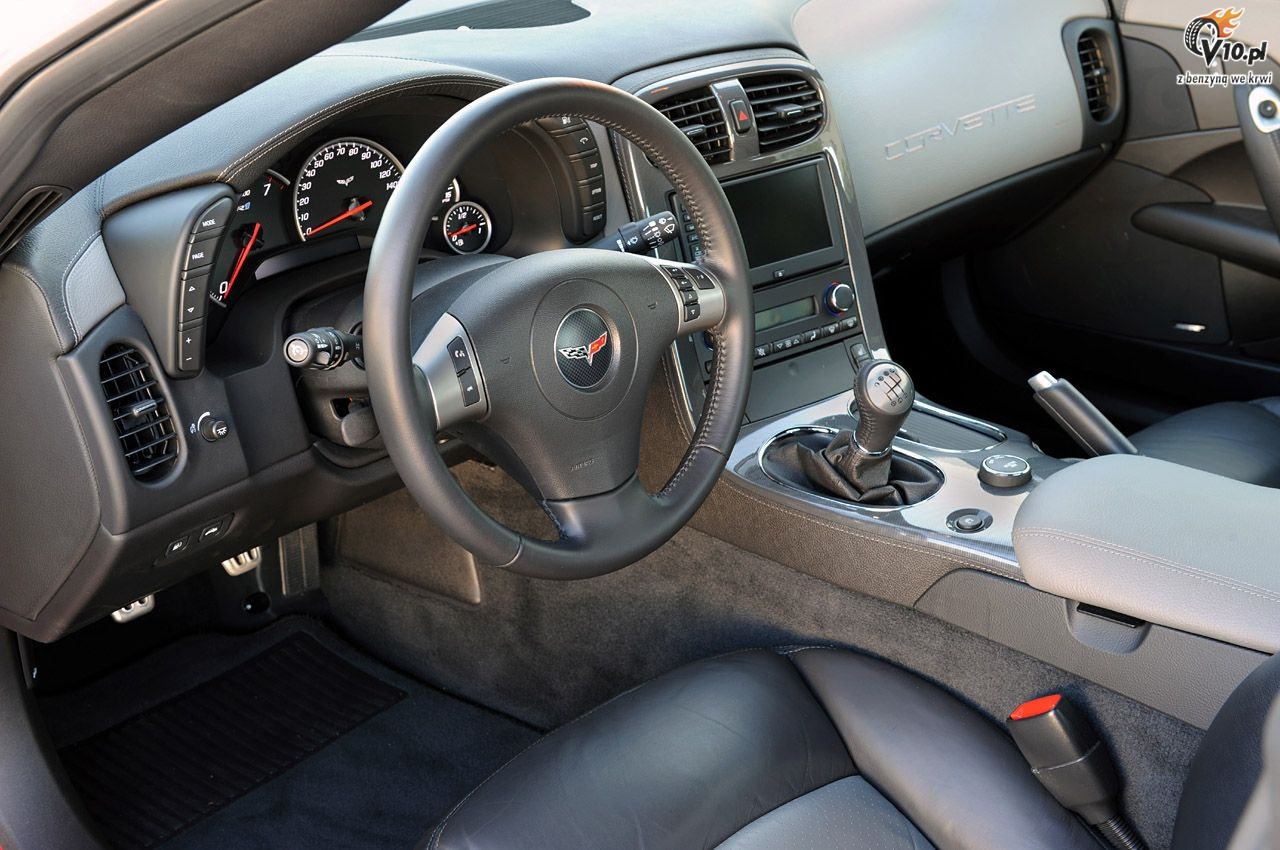Corvette ZR1 pobia Vipera ACR na Nurburgingu