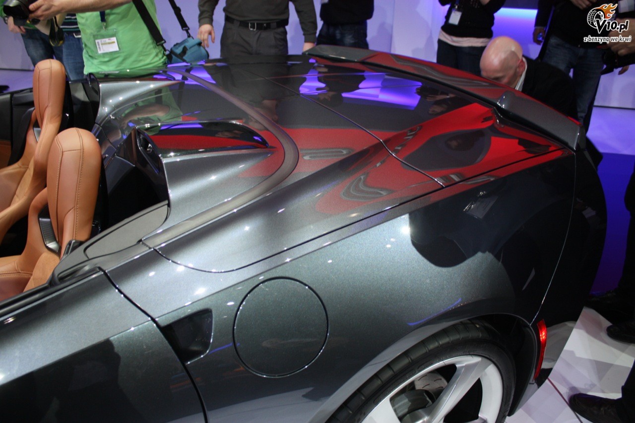 Chevrolet Corvette Stingray - premiera kabrioletu w Genewie