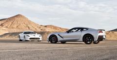 Corvette Stingray vs SRT Viper