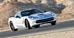 Corvette Stingray vs SRT Viper