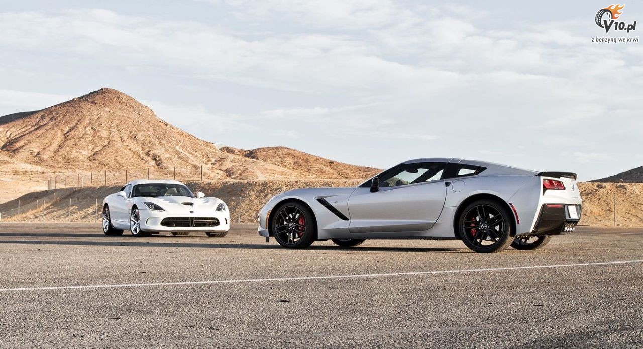 Corvette Stingray vs SRT Viper