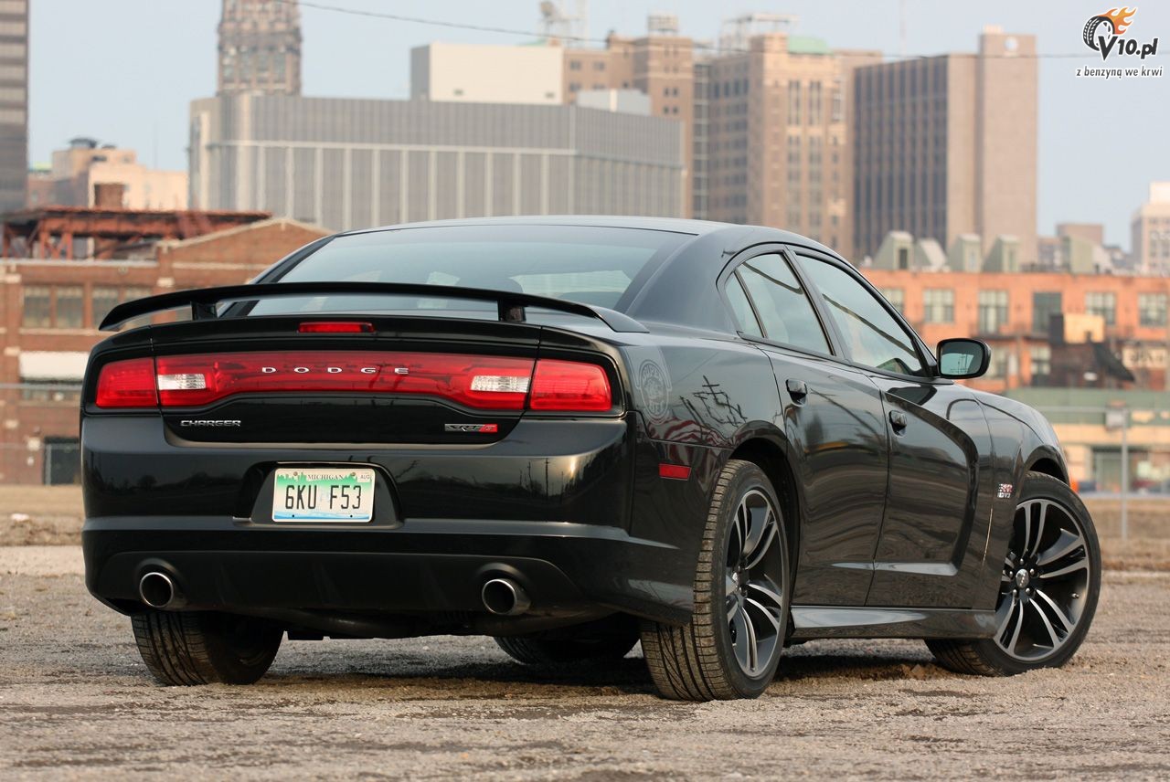 Dodge Charger SRT8 Super Bee