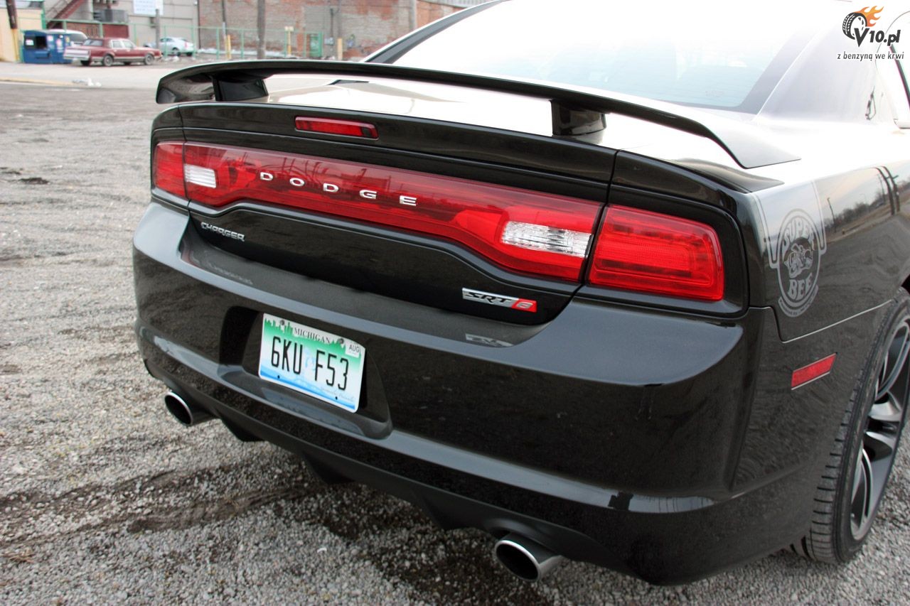 Dodge Charger SRT8 Super Bee