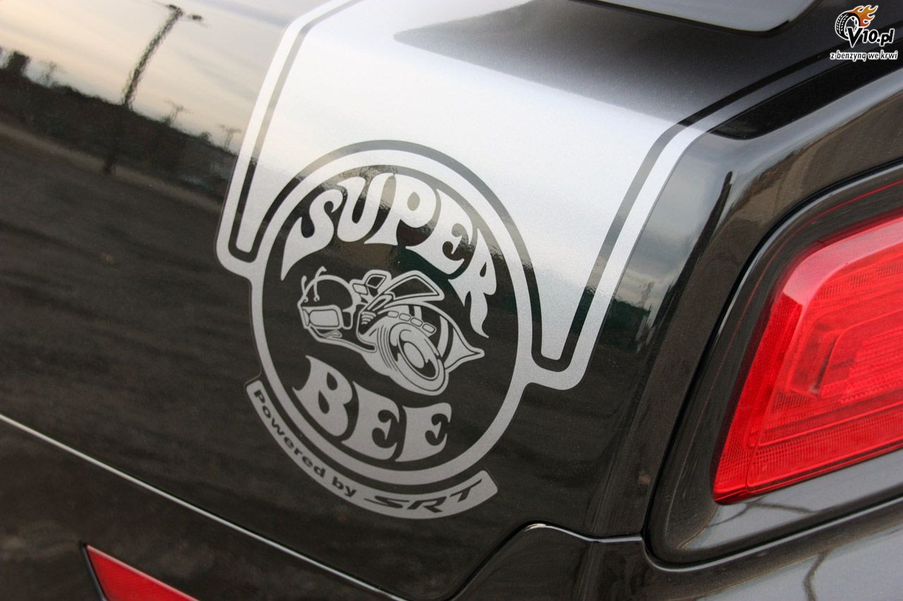 Dodge Charger SRT8 Super Bee