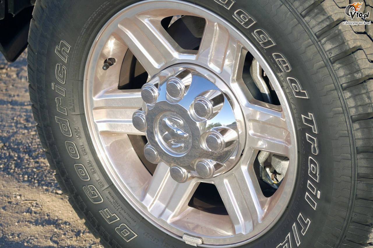 Ram 3500 HD Laramie Mega Cab model 2011