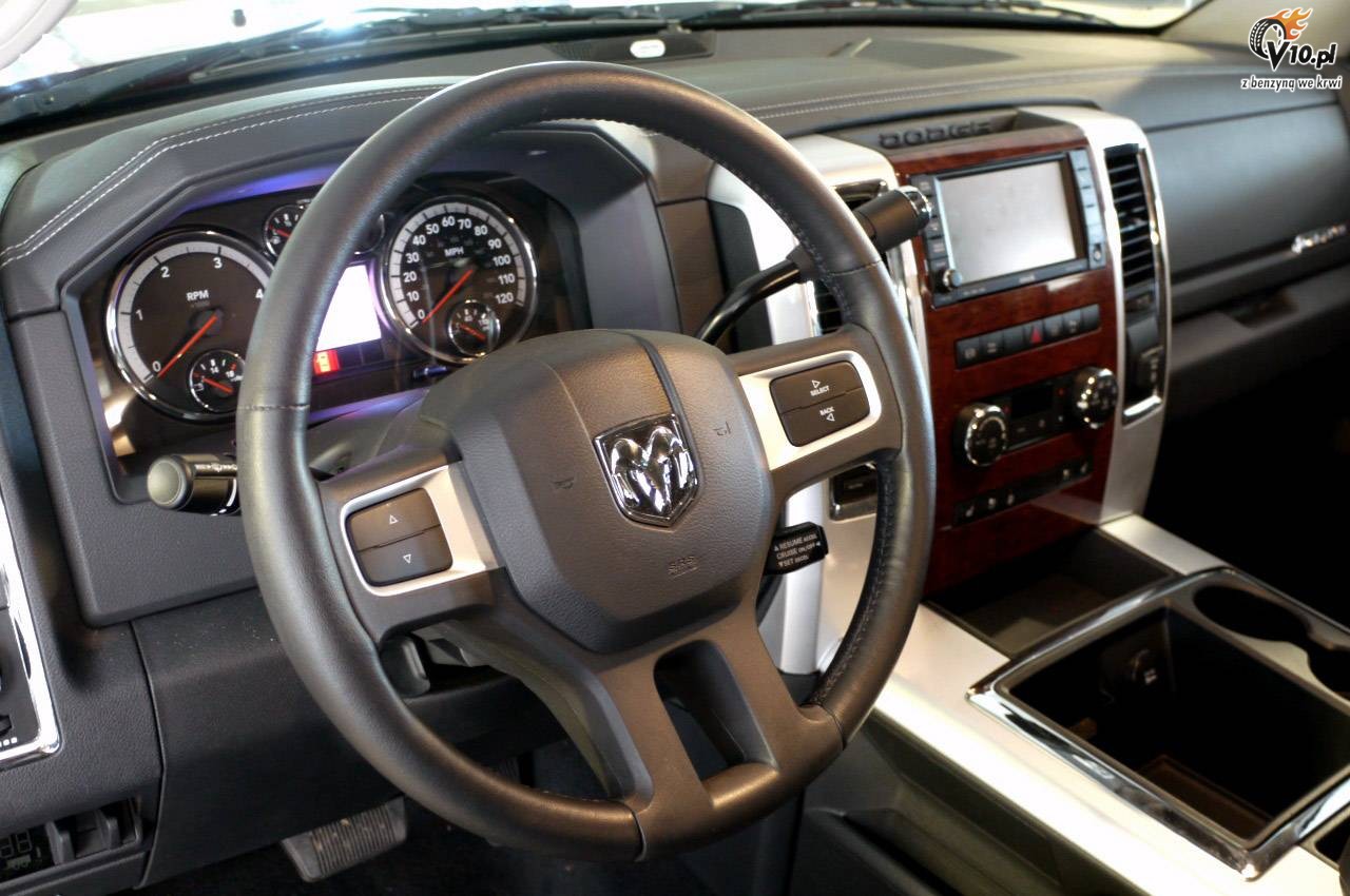 Ram 3500 HD Laramie Mega Cab model 2011