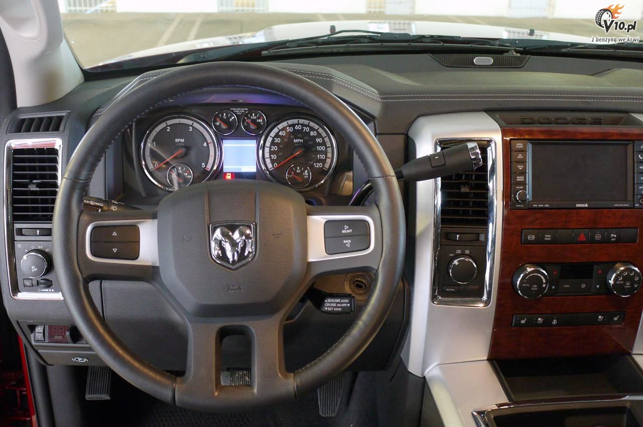 Ram 3500 HD Laramie Mega Cab model 2011