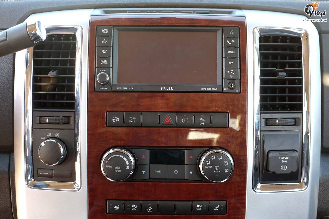 Ram 3500 HD Laramie Mega Cab model 2011