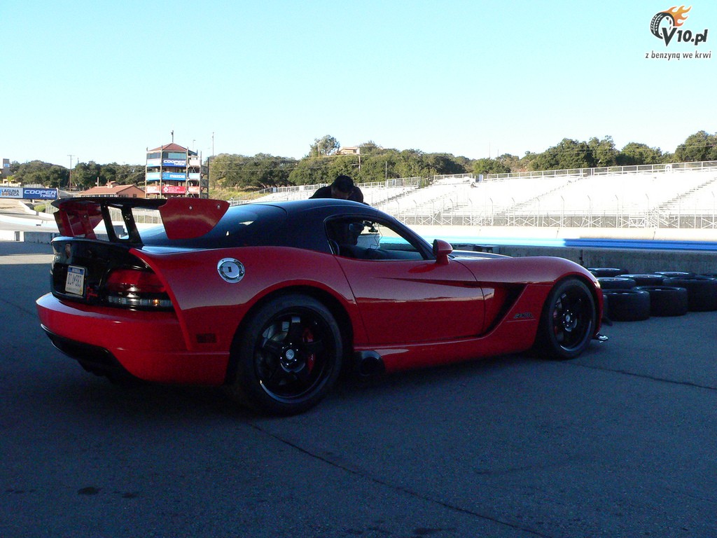 Dodge Viper ACR - rekord na torze Laguna Seca