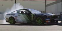 Vaughn Gittin Jr. w Mustangu ciga... model RC