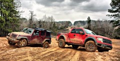 Ford F150 Raptor i Jeep Wrangler szalej w terenie