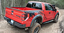 Ford F150 Raptor i Jeep Wrangler szalej w terenie