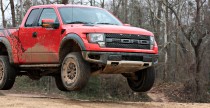 Ford F150 Raptor i Jeep Wrangler szalej w terenie