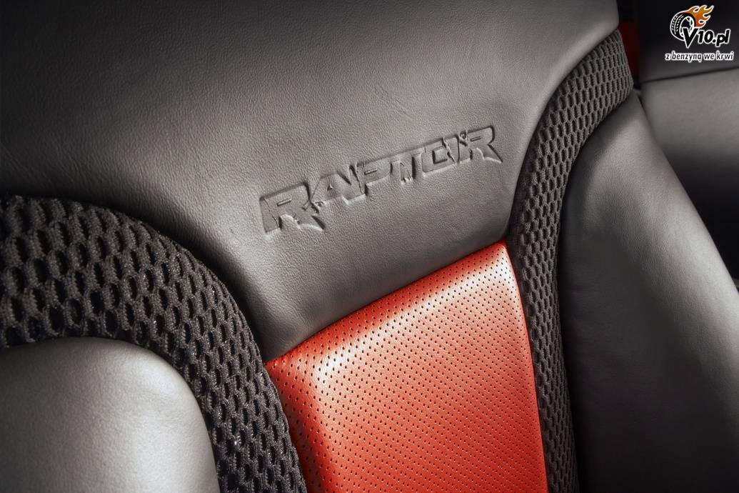 Ford F-150 SVT Raptor Super Crew