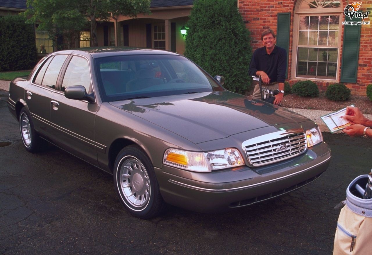 Ford Crown Victoria - ostatni prawdziwy krownik szos
