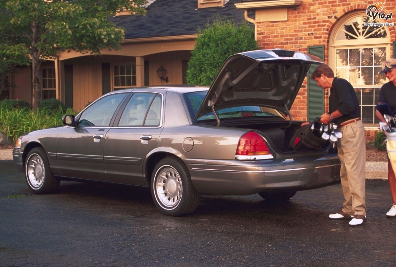 Ford Crown Victoria - ostatni prawdziwy krownik szos