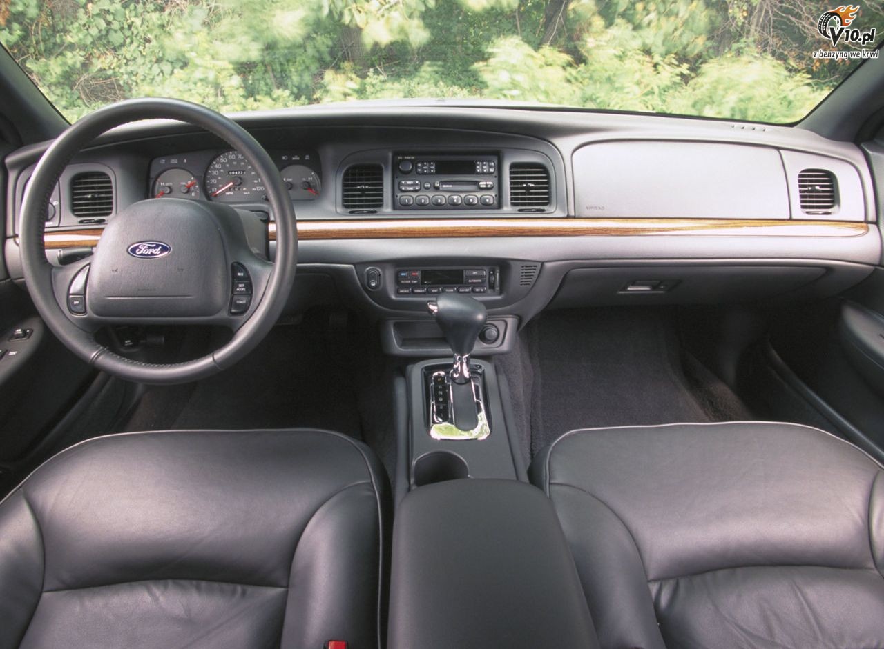 Ford Crown Victoria - ostatni prawdziwy krownik szos