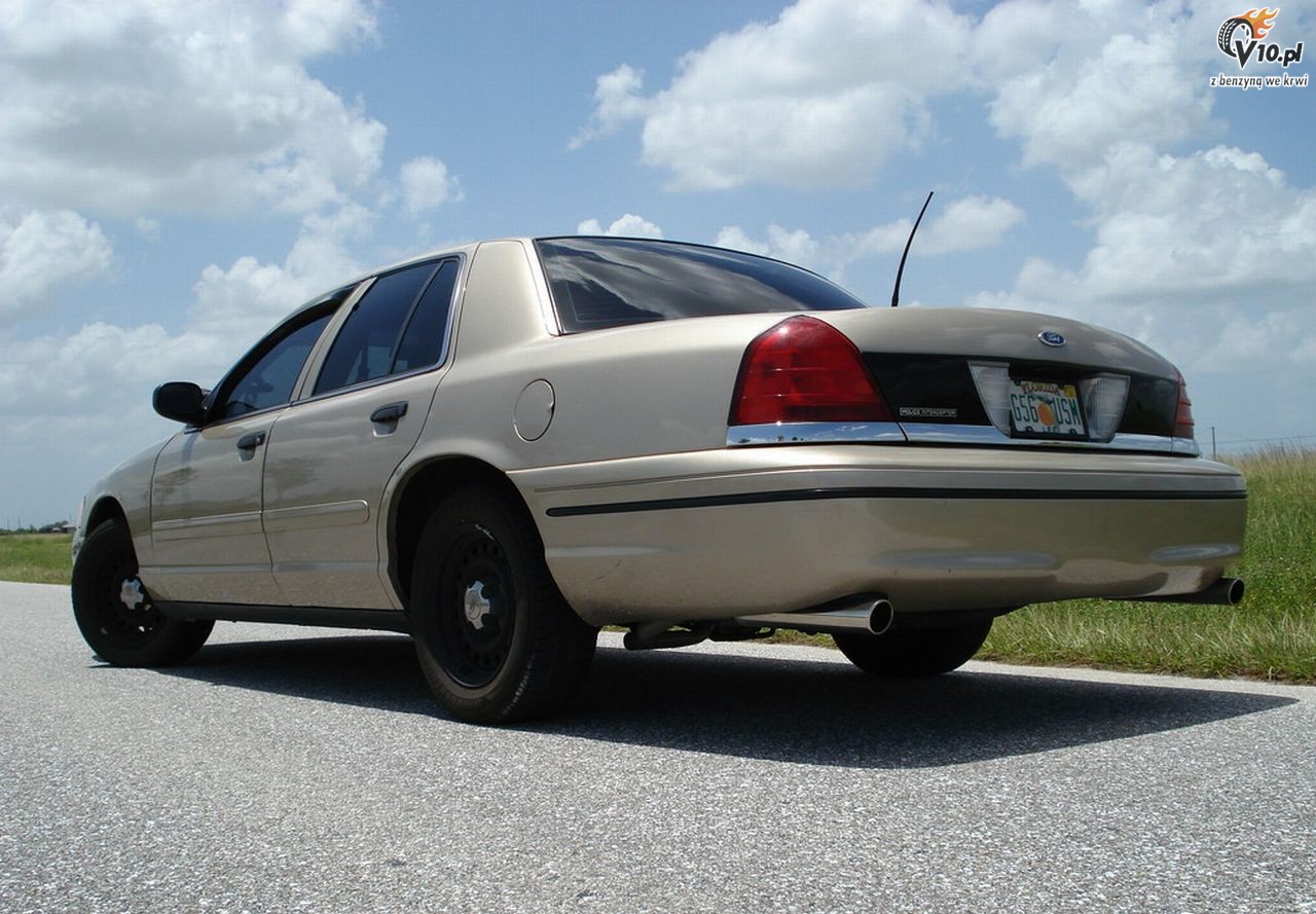 Ford Crown Victoria - ostatni prawdziwy krownik szos