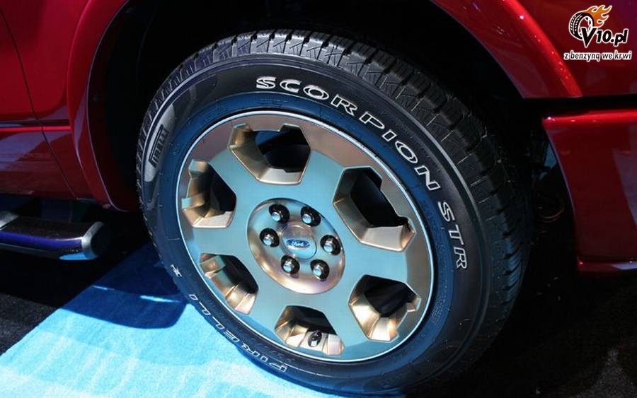 Ford F-150 FX2 Sport z 6.2 High Output