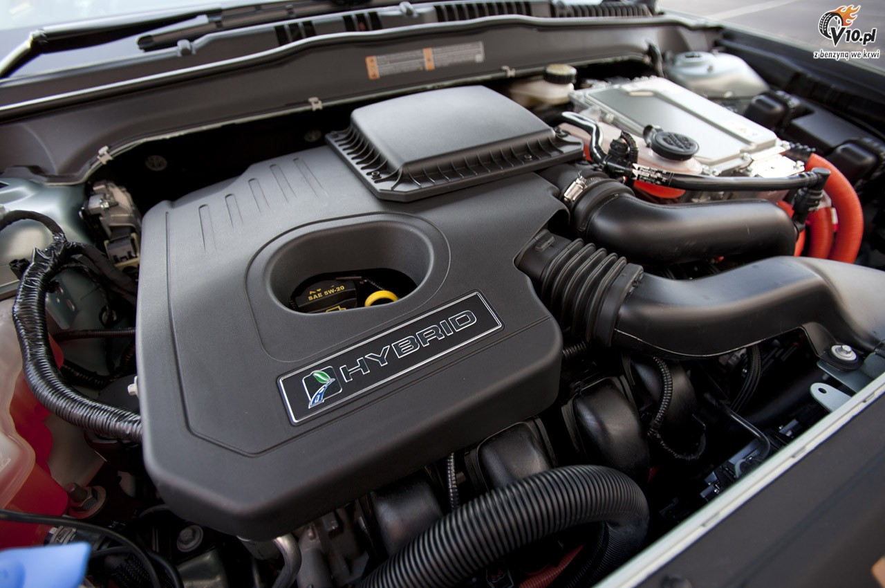 Ford Fusion Hybrid model na rok 2013