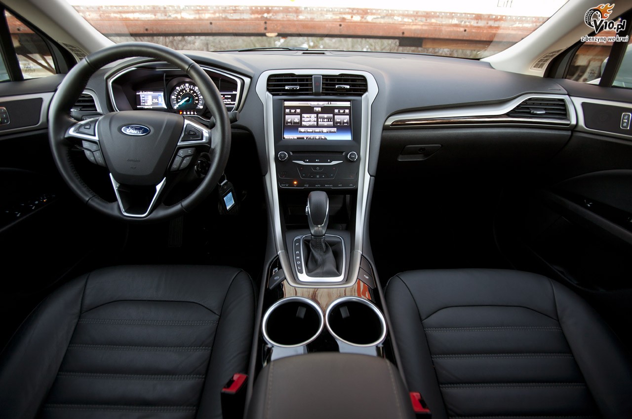 Ford Fusion Hybrid model na rok 2013