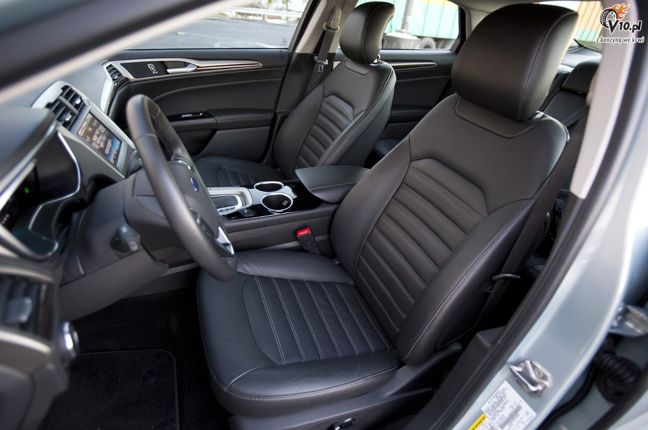 Ford Fusion Hybrid model na rok 2013