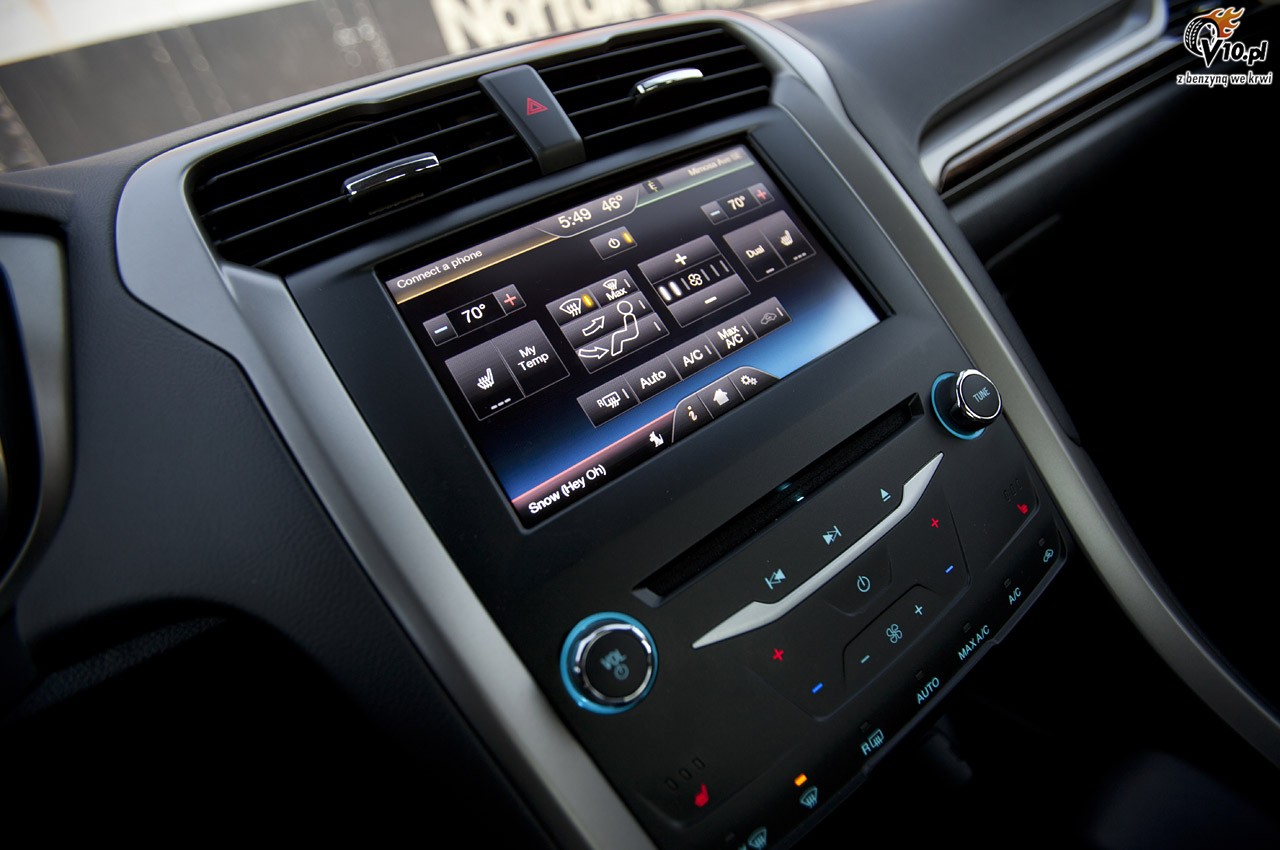 Ford Fusion Hybrid model na rok 2013