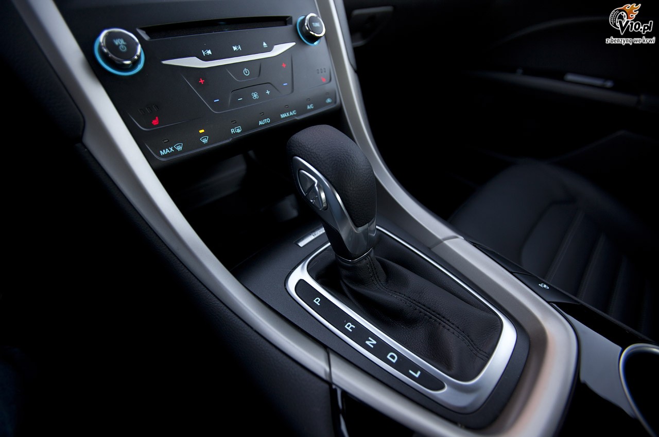 Ford Fusion Hybrid model na rok 2013