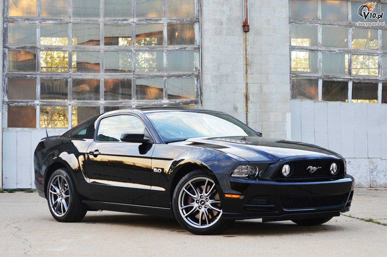 Ford Mustang GT model na rok 2014