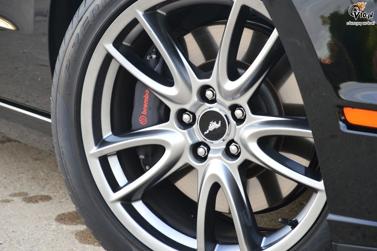 Ford Mustang GT model na rok 2014
