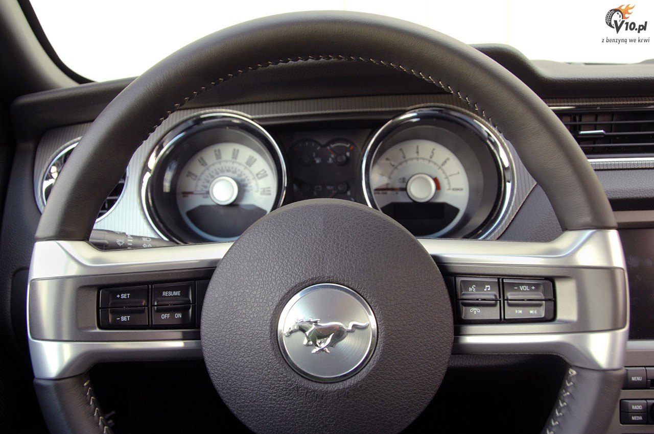 Ford Mustang GT model 2010