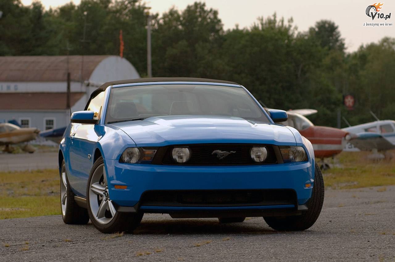 Ford Mustang GT kabriolet - model 2011