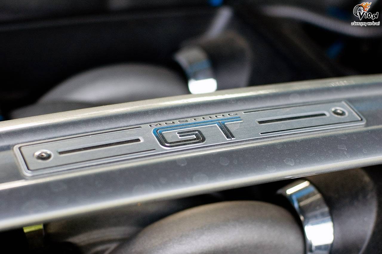 Ford Mustang GT kabriolet - model 2011