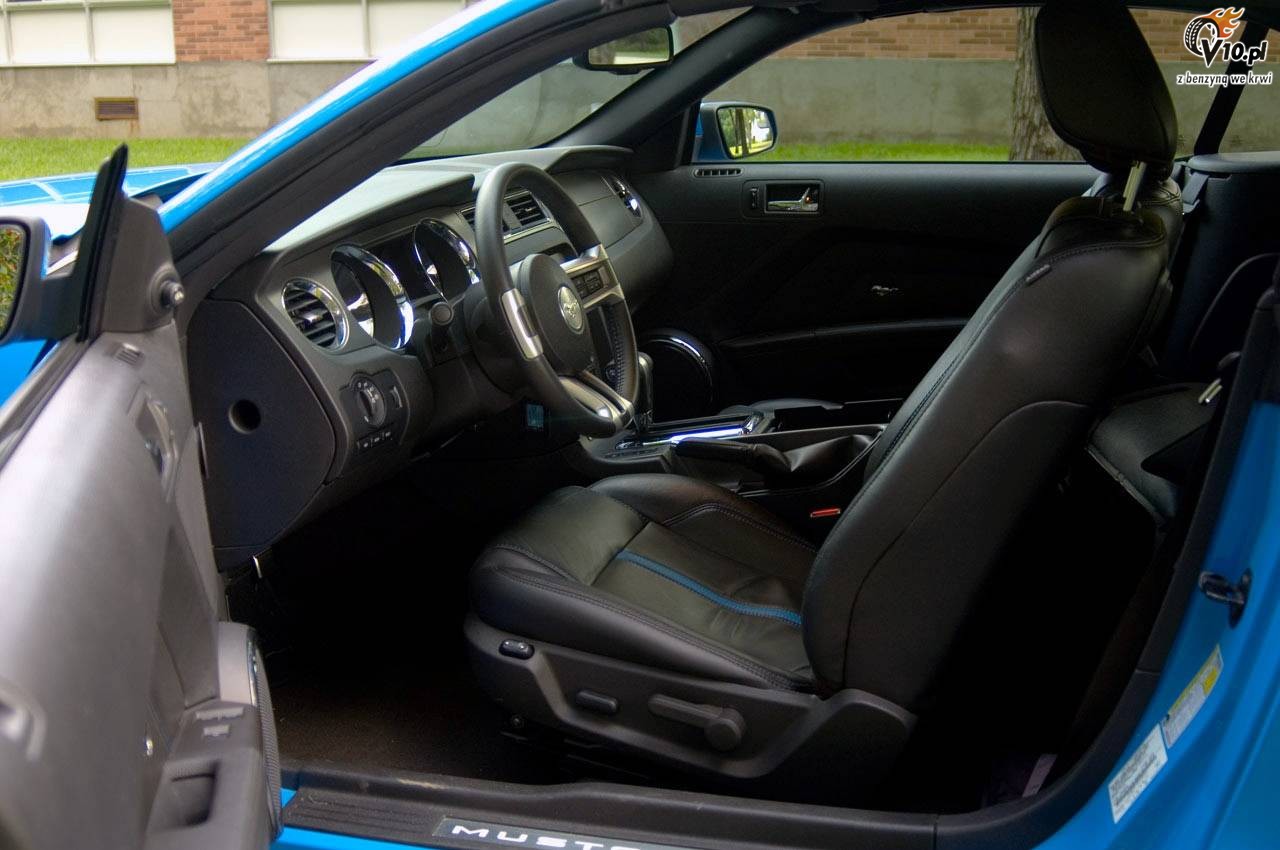 Ford Mustang GT kabriolet - model 2011